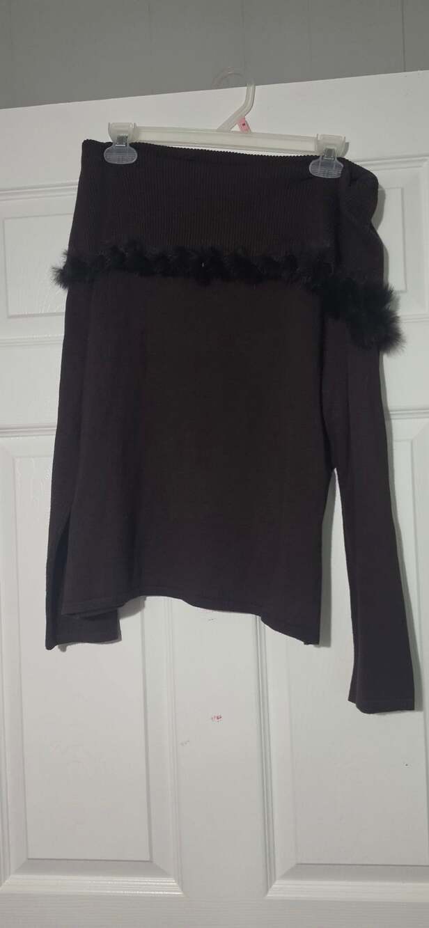 Vintage Y2K Off-Shoulder Long Sleeve Top Brown Faux Fur Trim